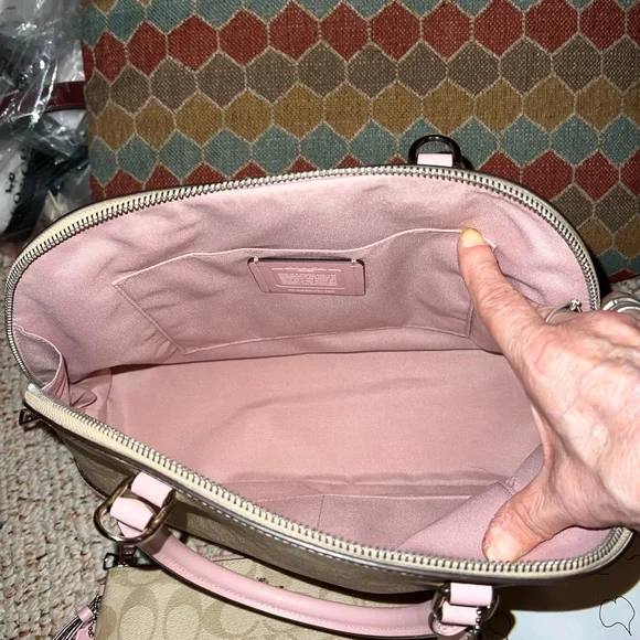 Gorgeous authentic coach set! - Picture 5 of 14